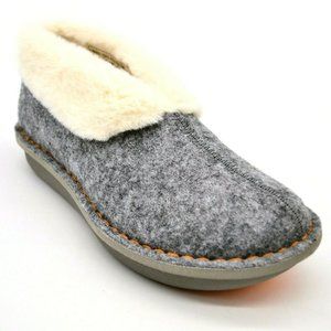 clarks moccasin slippers womens